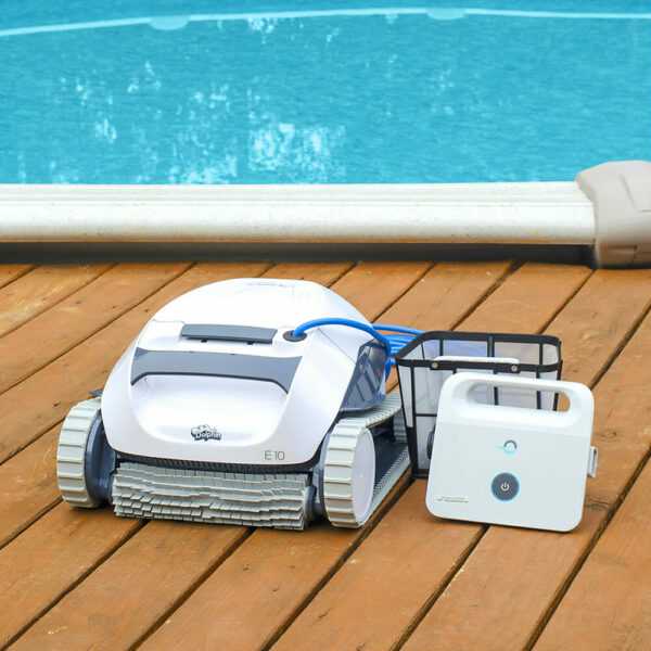 Dolphin E10 Pool Vacuum