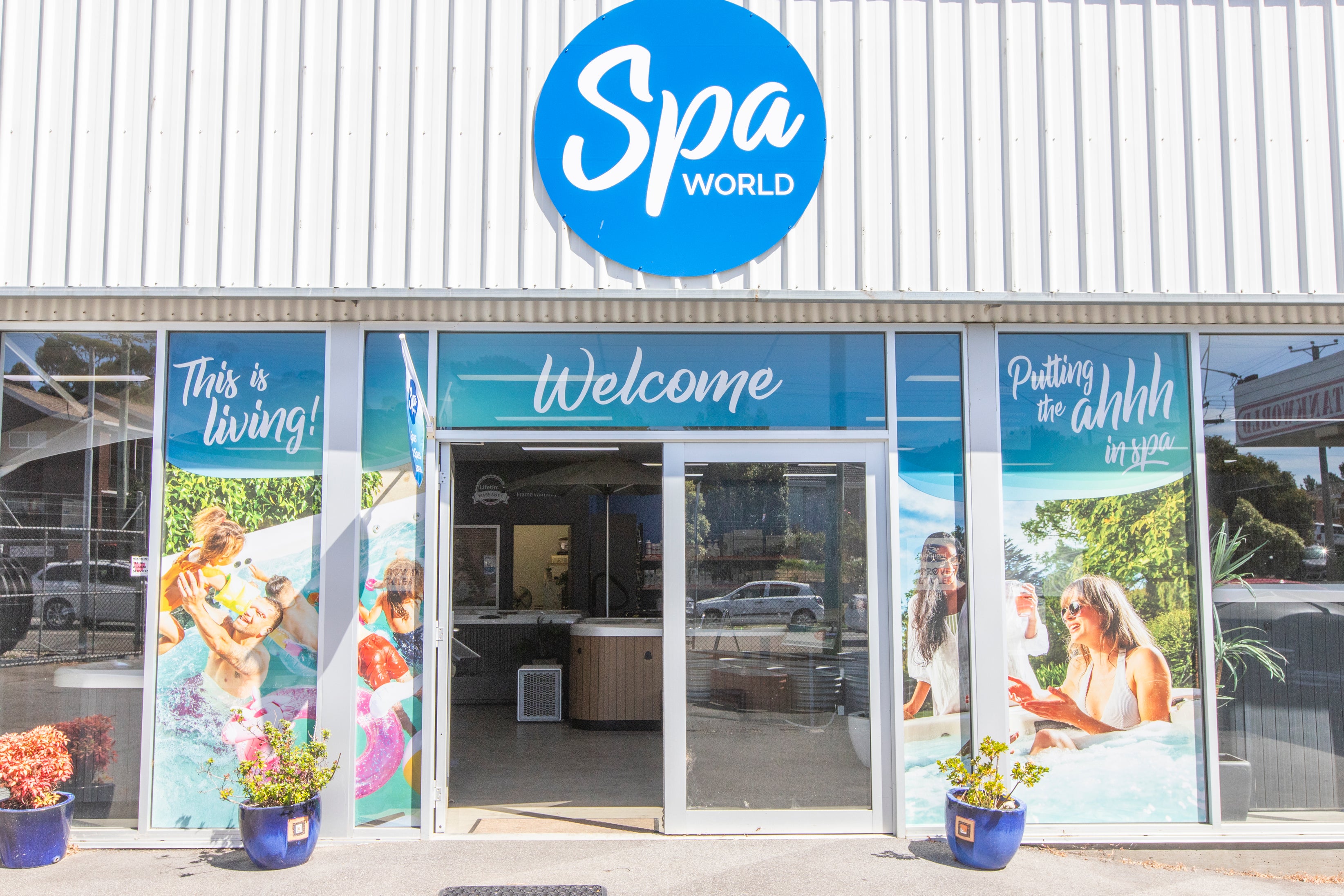 Pool & Spa World Launceston showroom in Kings Meadows Tasmania